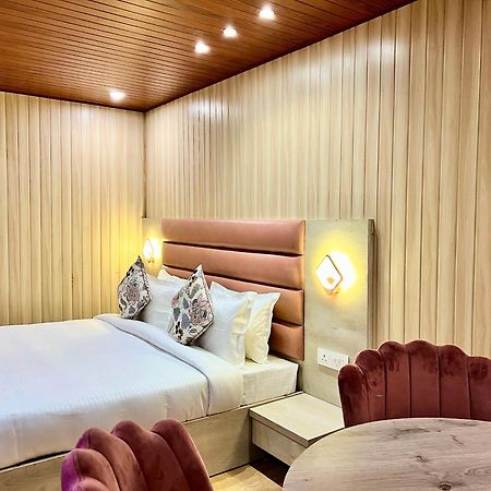 Hotel Pride Inn - 800 Mts From Mall Road ムスーリー エクステリア 写真