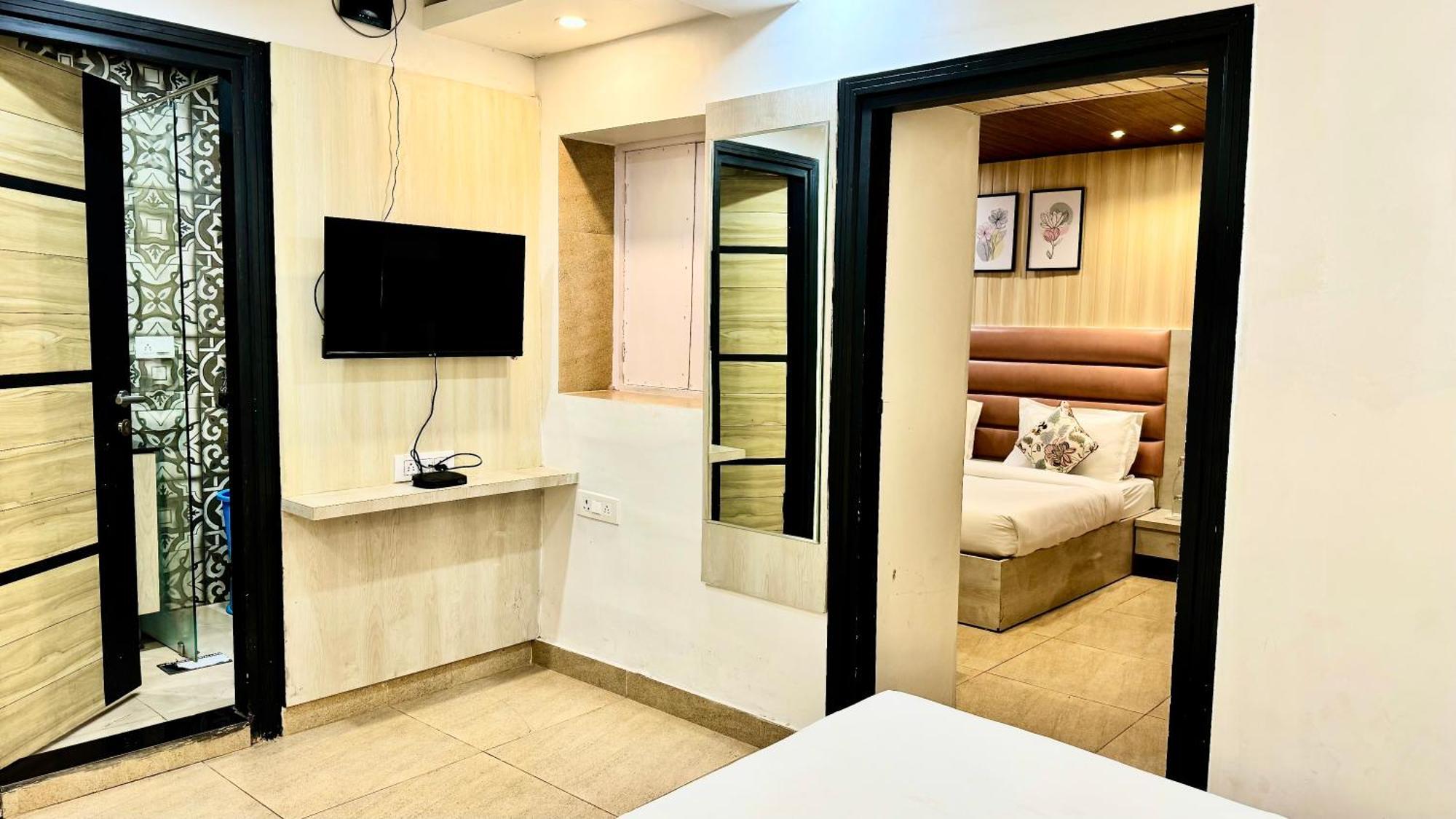 Hotel Pride Inn - 800 Mts From Mall Road ムスーリー エクステリア 写真