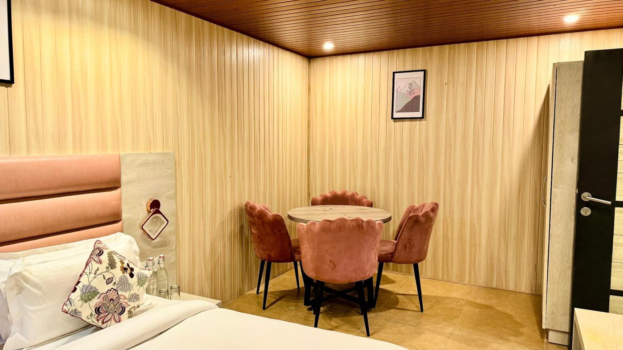 Hotel Pride Inn - 800 Mts From Mall Road ムスーリー エクステリア 写真