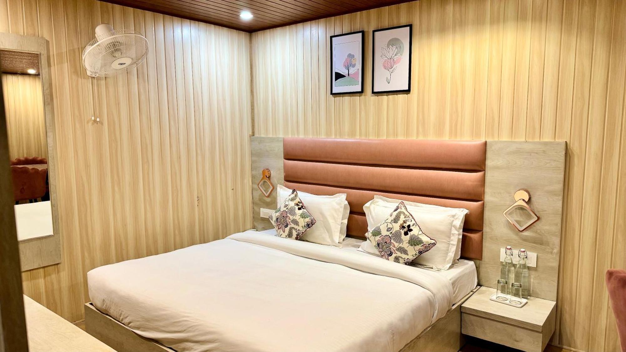 Hotel Pride Inn - 800 Mts From Mall Road ムスーリー エクステリア 写真