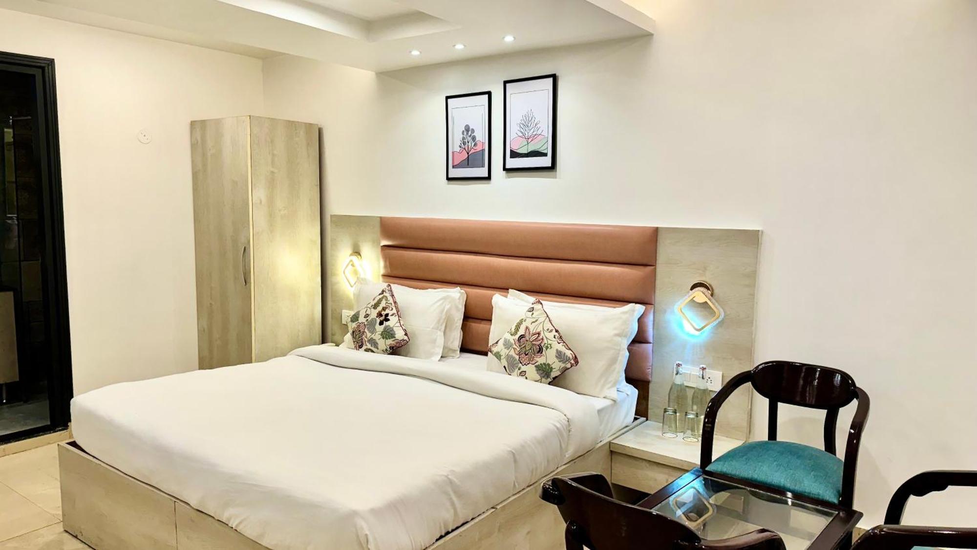 Hotel Pride Inn - 800 Mts From Mall Road ムスーリー エクステリア 写真