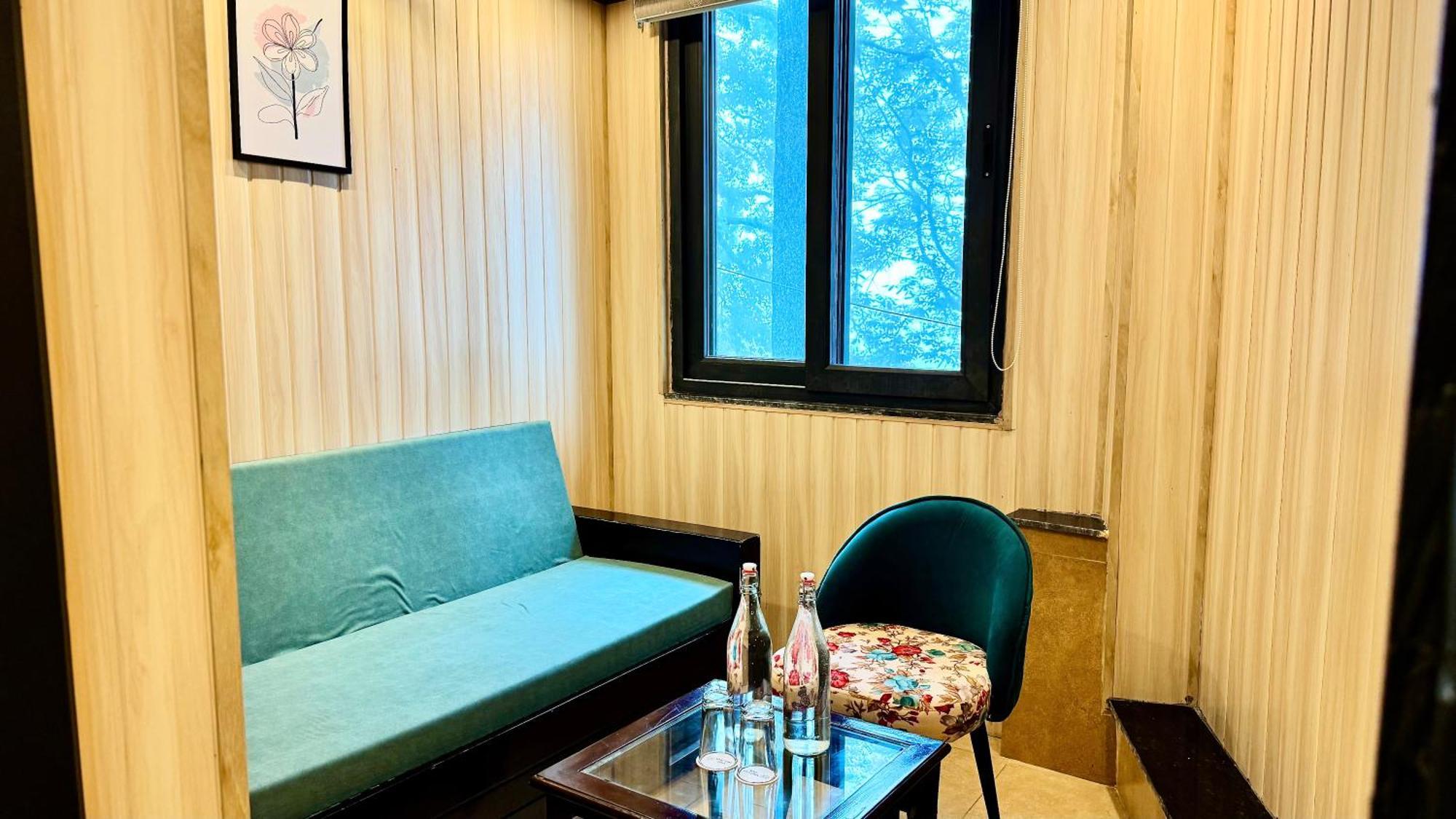 Hotel Pride Inn - 800 Mts From Mall Road ムスーリー エクステリア 写真