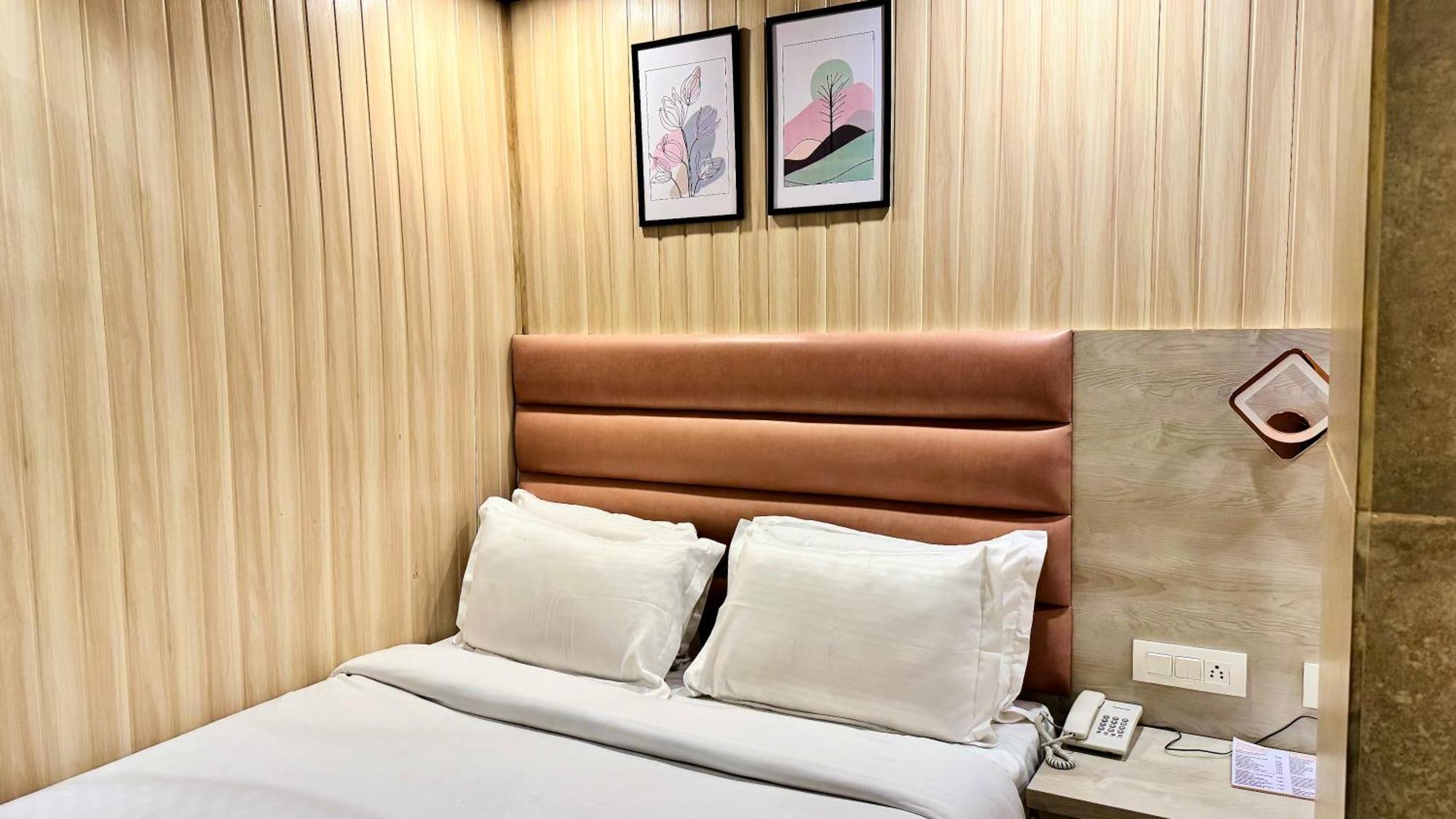 Hotel Pride Inn - 800 Mts From Mall Road ムスーリー エクステリア 写真