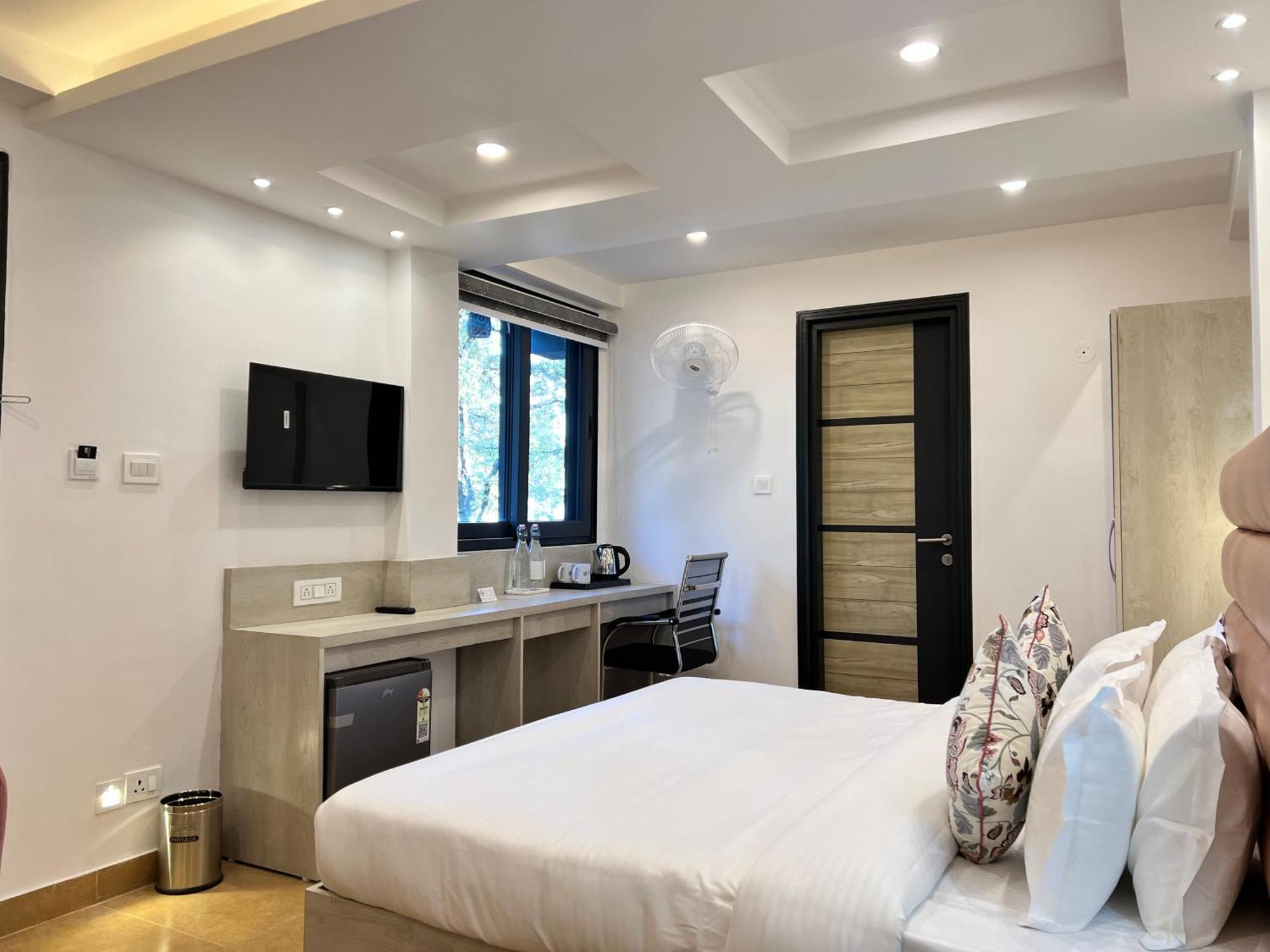 Hotel Pride Inn - 800 Mts From Mall Road ムスーリー エクステリア 写真