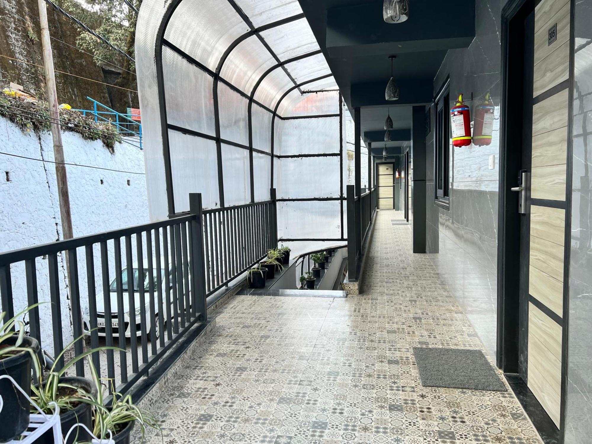 Hotel Pride Inn - 800 Mts From Mall Road ムスーリー エクステリア 写真
